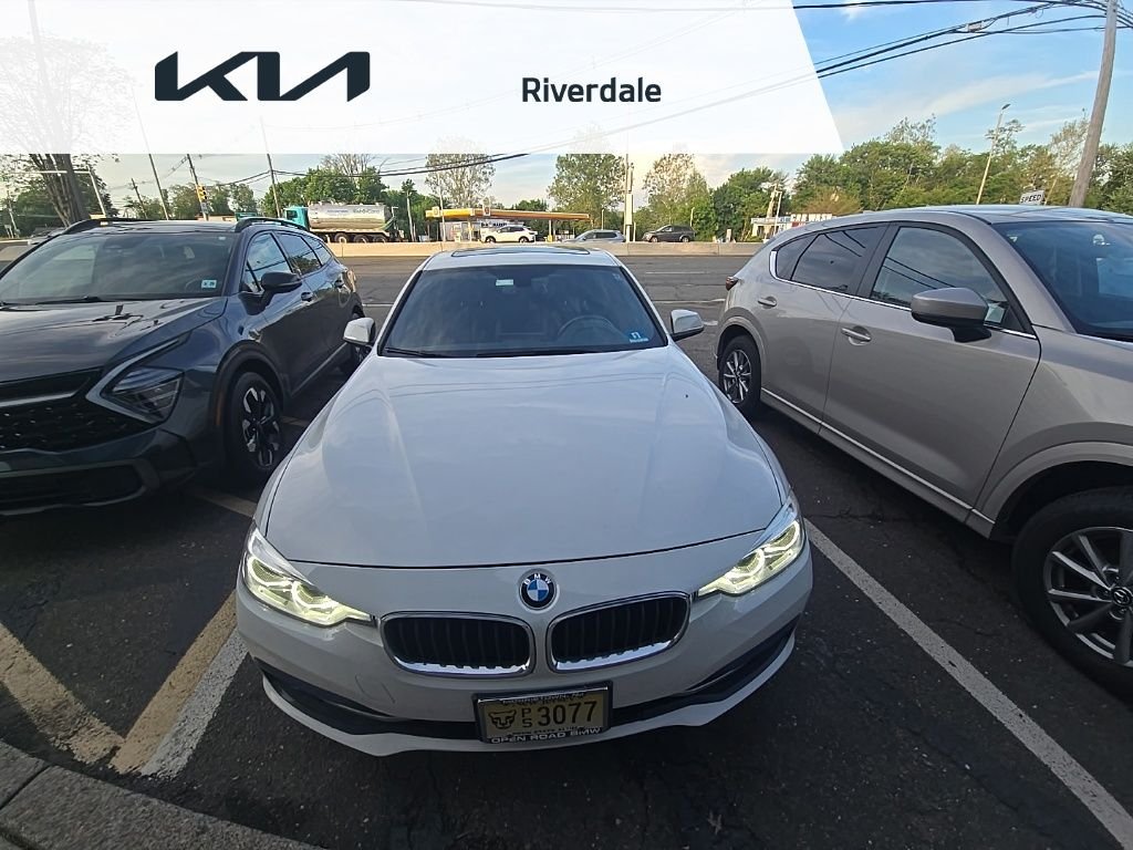2018 BMW 3 Series 330i xDrive Sedan's photo