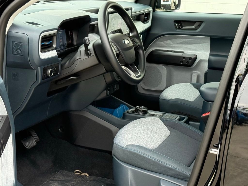 New 2025 Shadow Black Ford XLT image 5