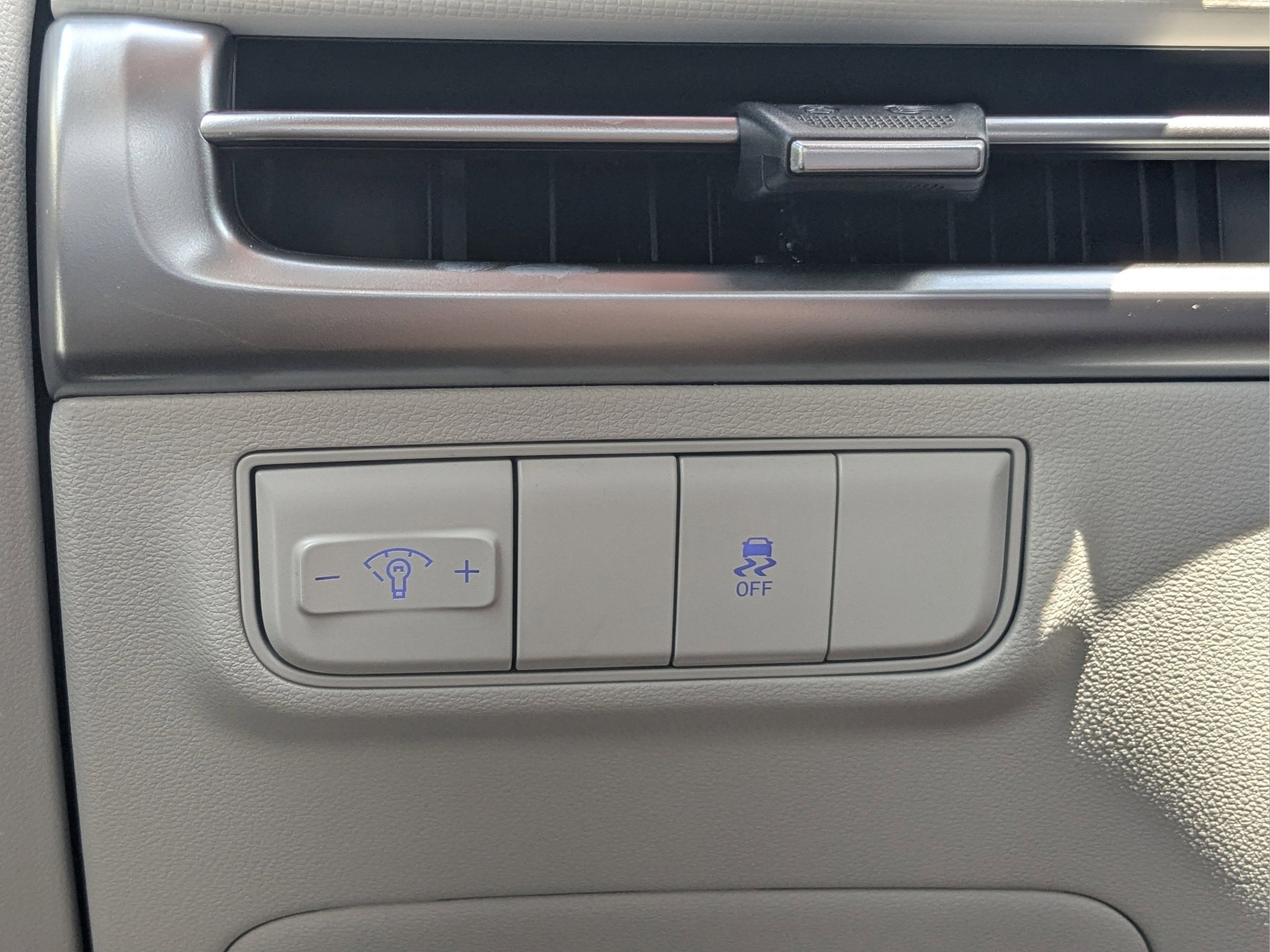 New 2026 Serenity White Pearl Hyundai SE FWD image 15