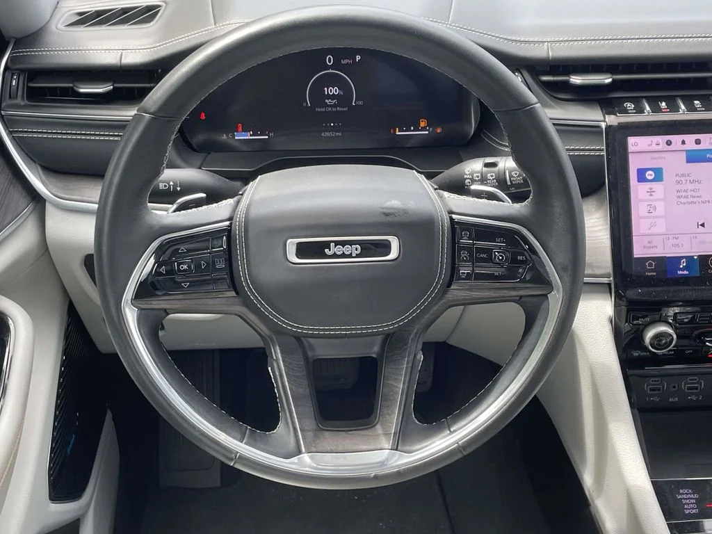 Certified Used 2022 Gray Jeep Overland image 19