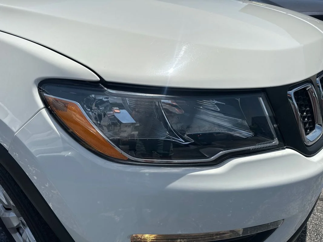 Used 2019  Jeep Latitude FWD image 11