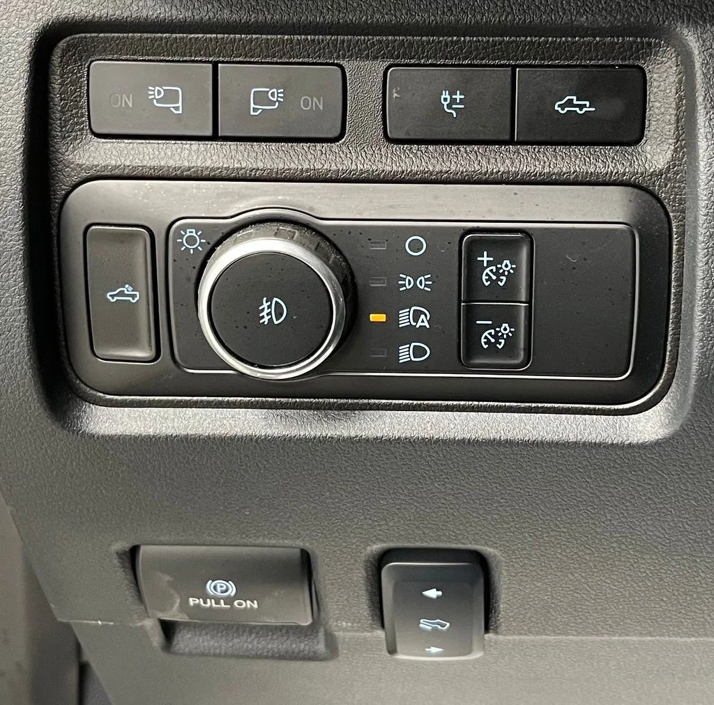 Used 2024 White Ford Platinum image 32