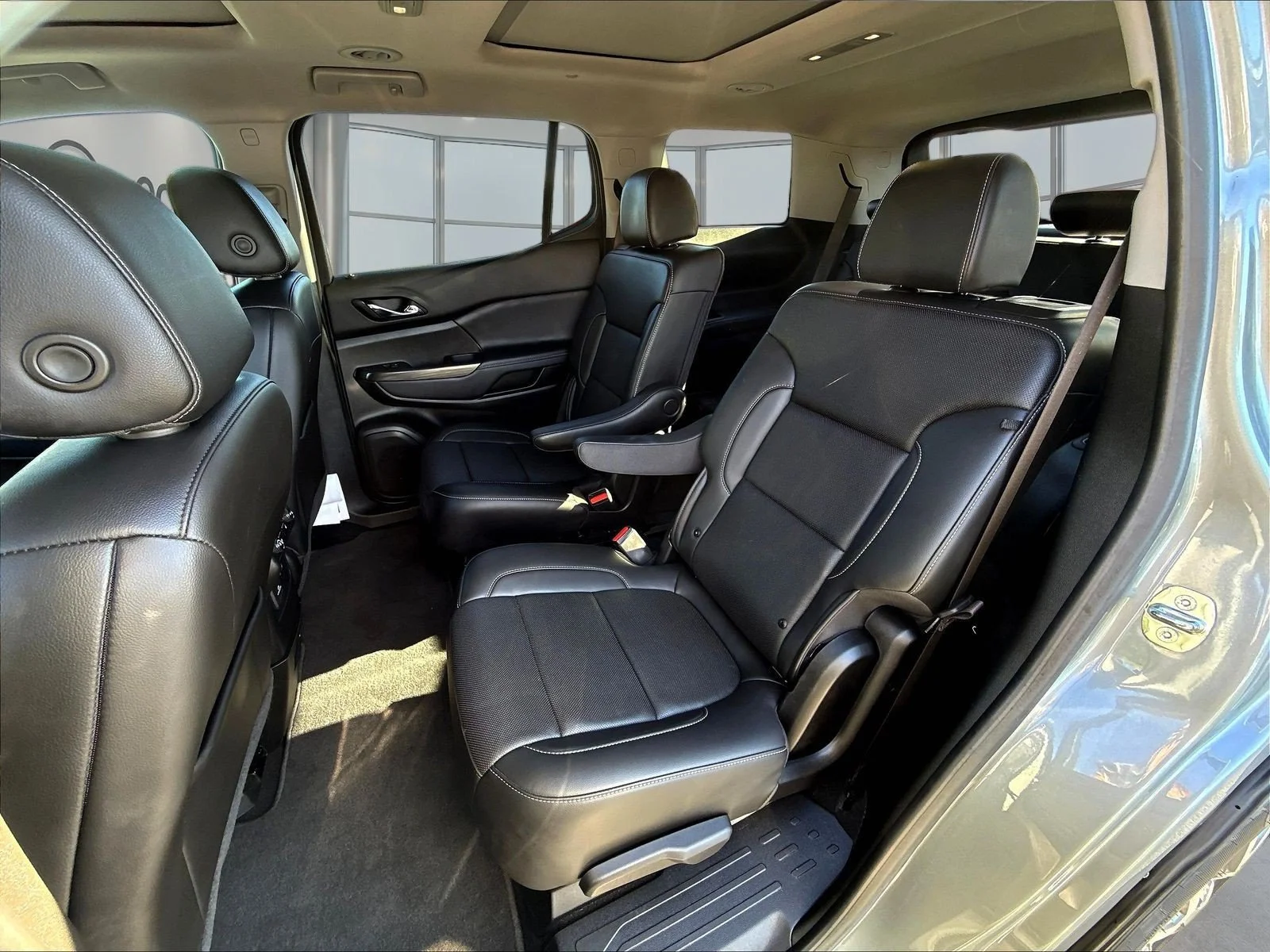 Used 2023 Sterling Metallic GMC SLT image 24