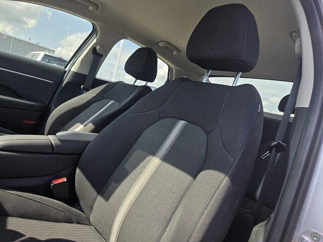 Used 2025 Aero Silver Hyundai SEL image 13