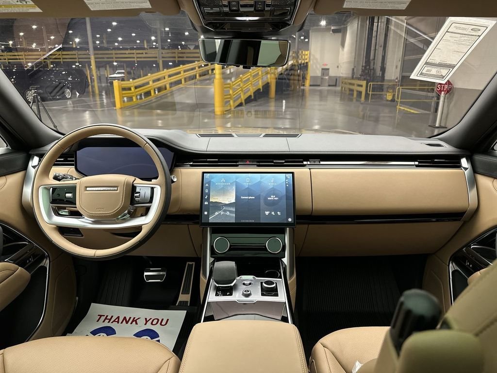 Used 2023  Land Rover Autobiography image 13