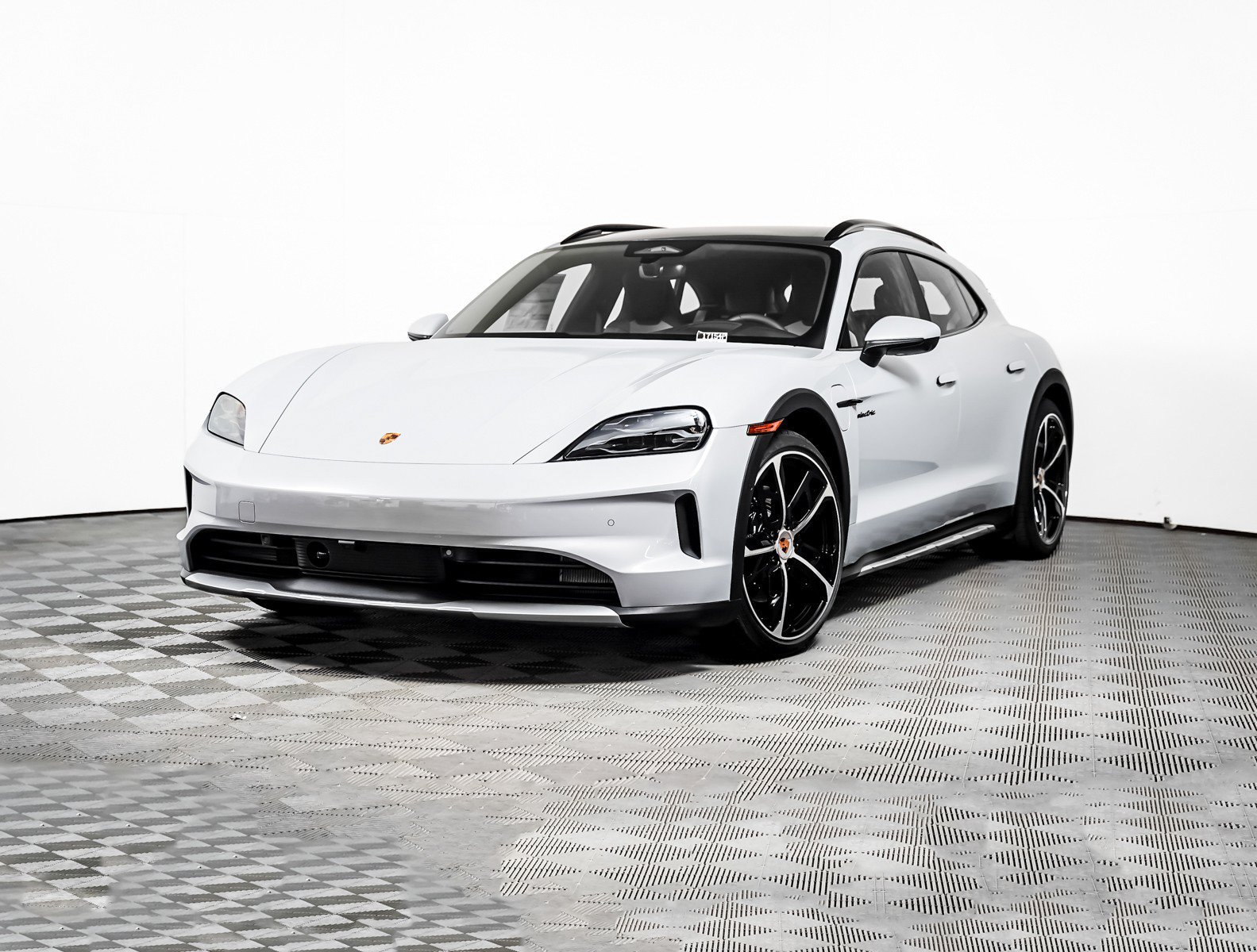New 2026 ICE GREY M Porsche 4S Cross Turismo image 1