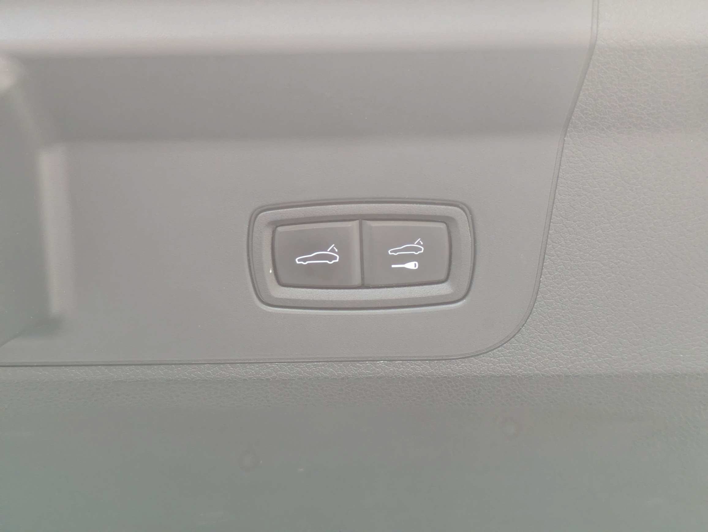 Used 2018 Black Porsche Base image 10