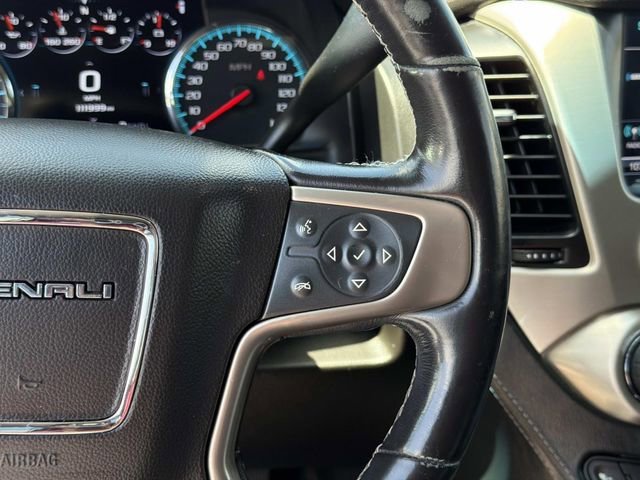 Used 2018 WHITE FROST TRICOAT GMC Denali image 30