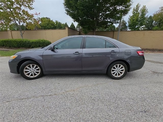 Used 2011 Gray Toyota XLE image 2