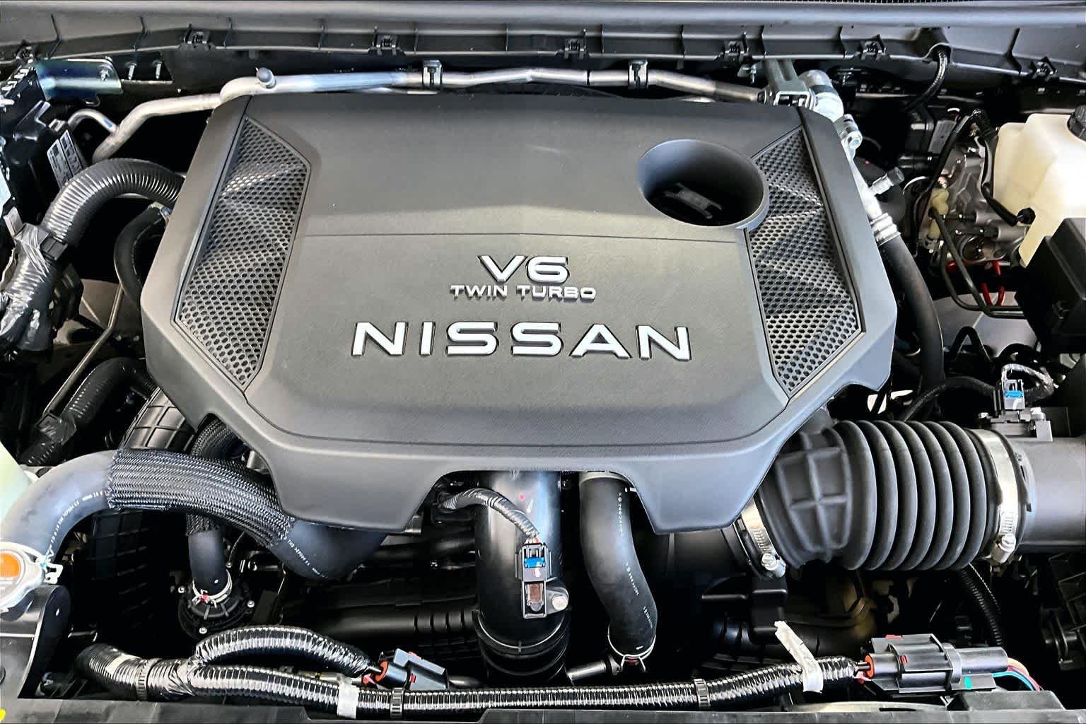New 2026 Alpine Metallic / Super Black Two-tone Nissan Platinum Reserve image 17