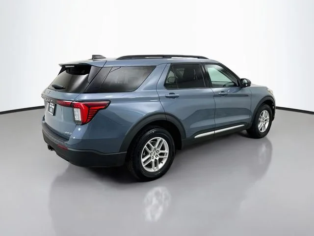 Used 2025 Vapor Blue Ford Active image 7