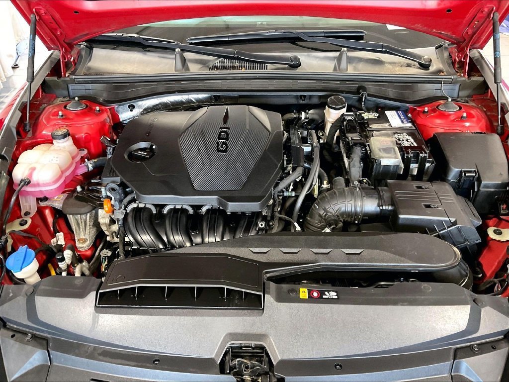 Used 2022 Red Hyundai SE image 28