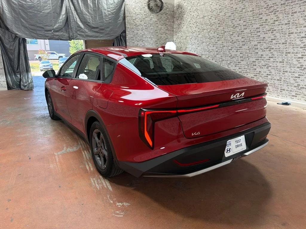 Used 2025 Currant Red Kia LXS image 5