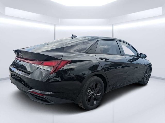 Used 2022 Black Hyundai SEL image 3