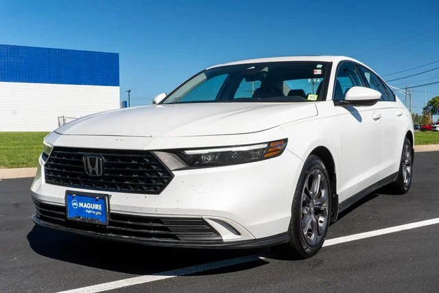 Used 2024 White Honda EX image 2