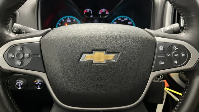 Used 2015 Cyber Gray Metallic Chevrolet LT image 15