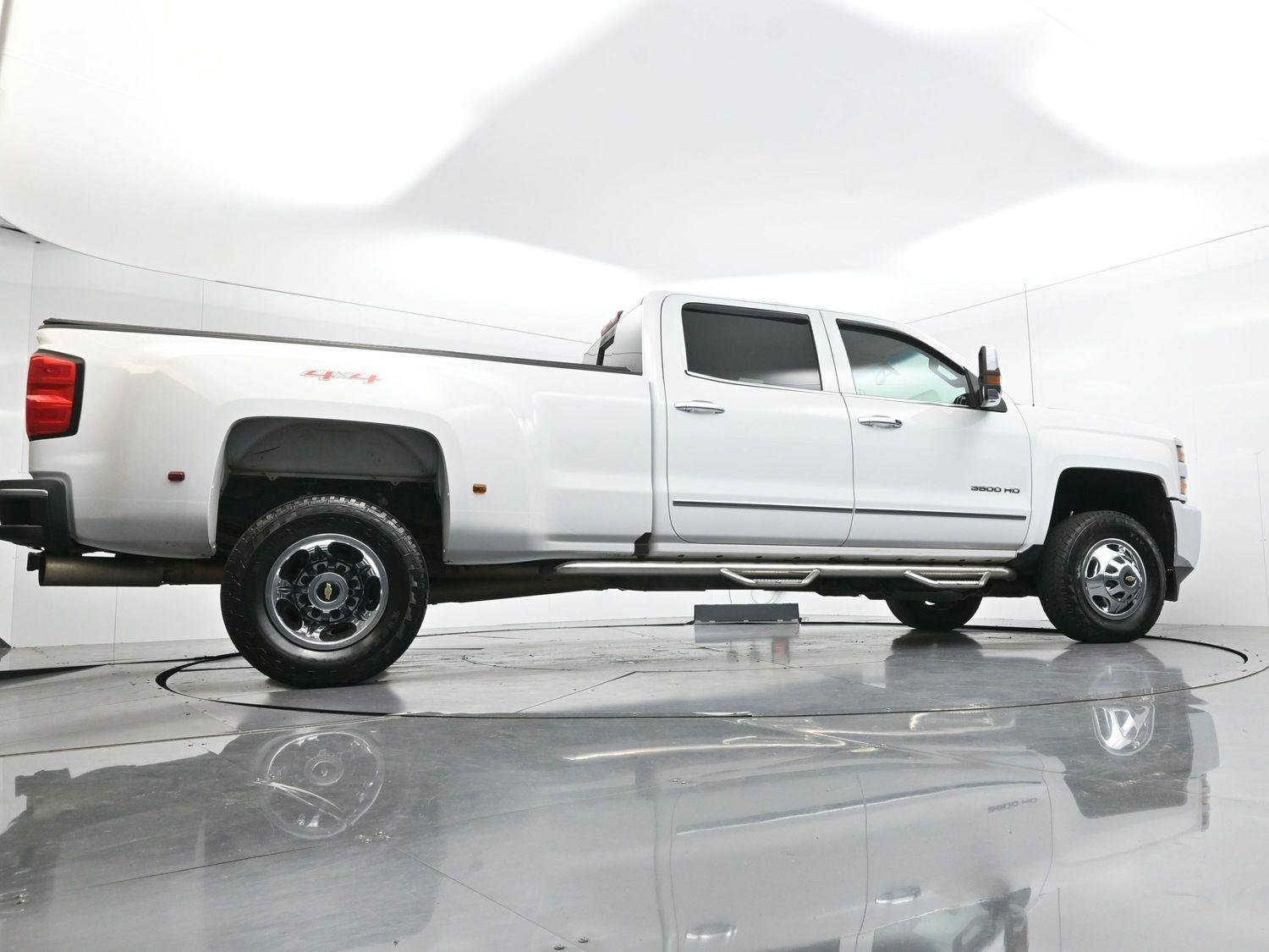 Used 2018 SUMMIT WHITE Chevrolet LTZ image 48