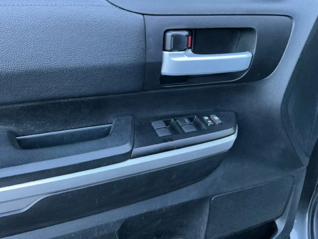 Used 2017 Gray Toyota SR5 image 14