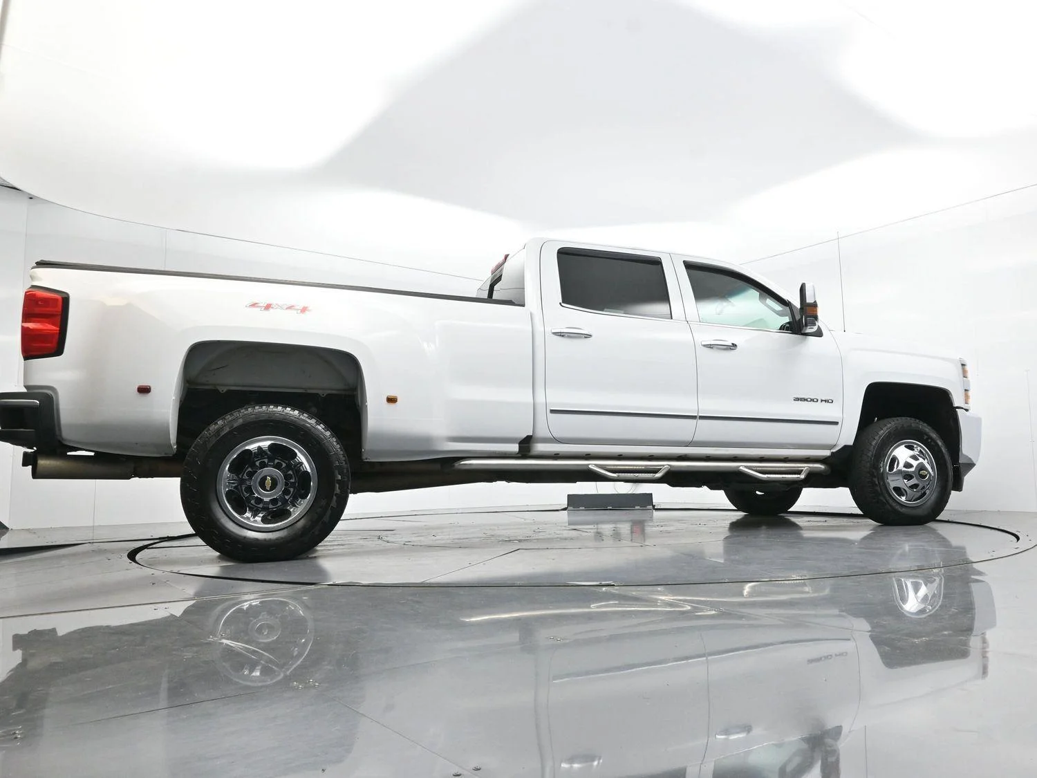 Used 2018 SUMMIT WHITE Chevrolet LTZ image 48