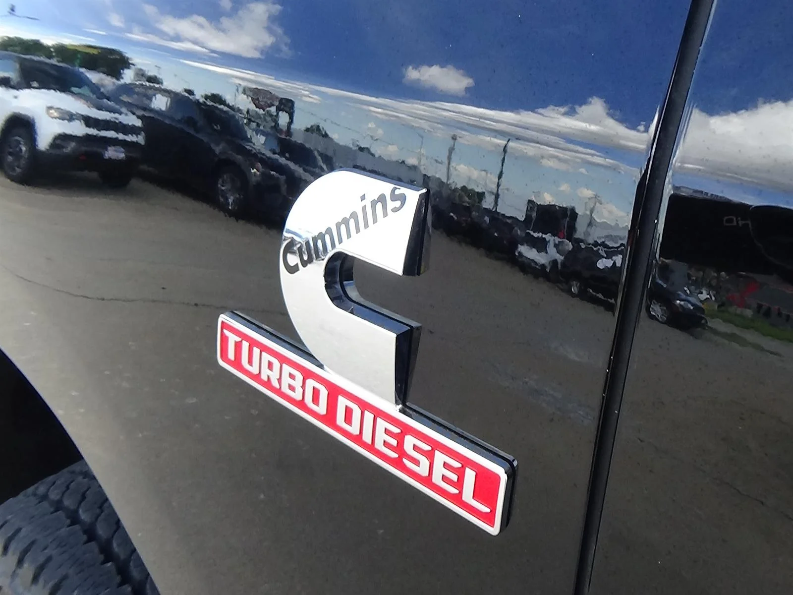 Certified Used 2024 Diamond Black Crystal Pearl Coat (pxj) RAM Laramie image 13