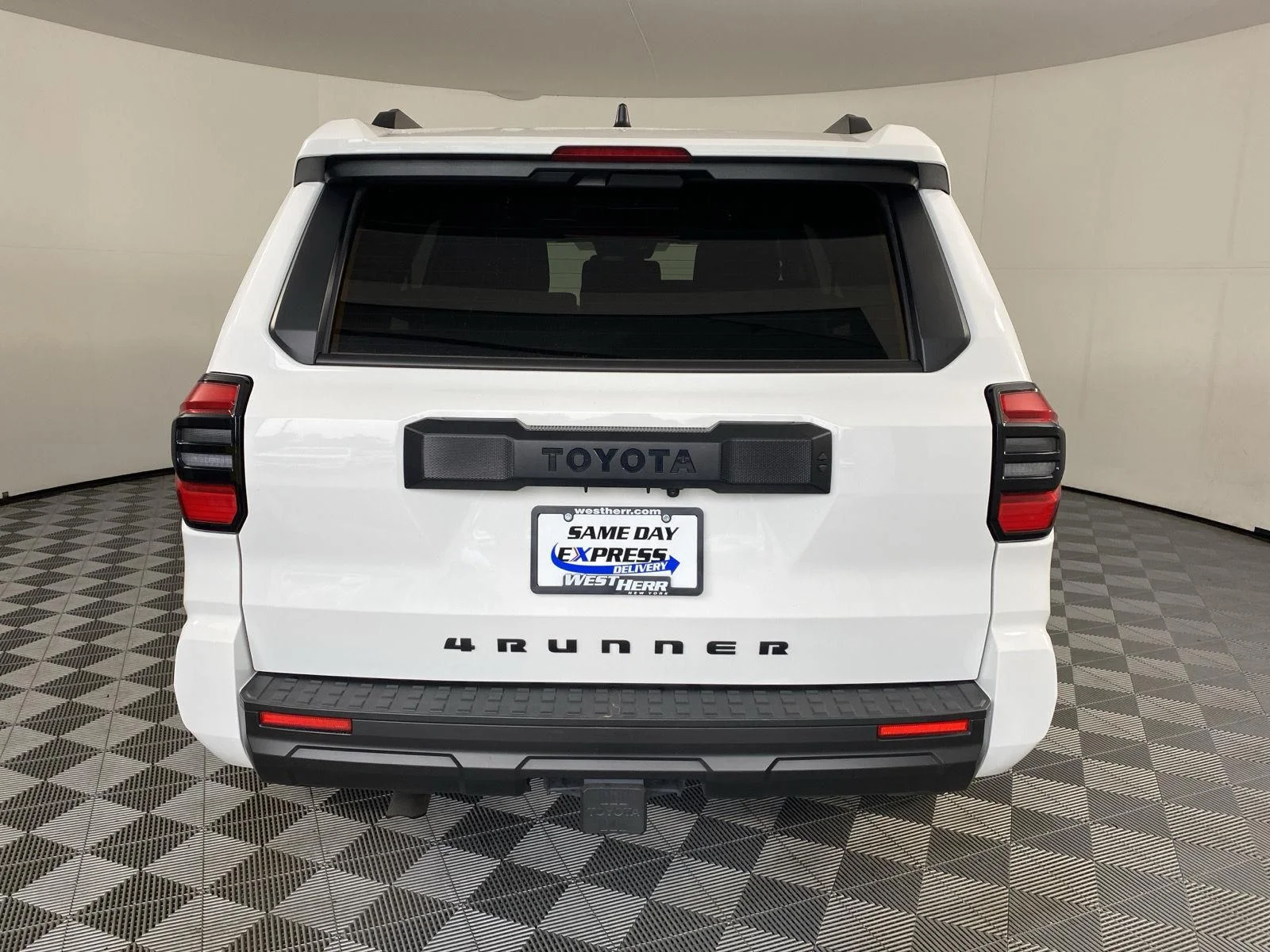 Used 2025 Ice Cap Toyota SR5 image 14