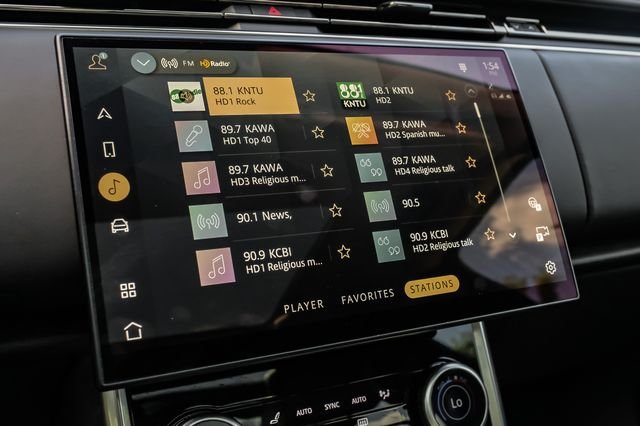 Used 2022 Gray Land Rover First Edition image 43