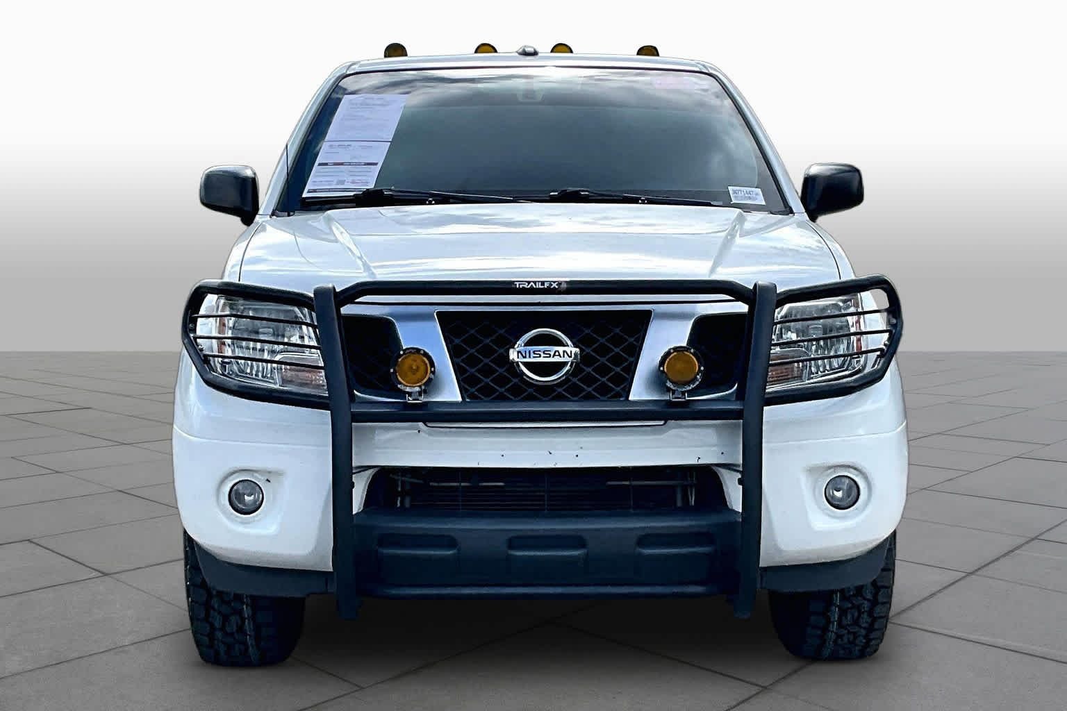 Used 2018 Glacier White Nissan Desert Runner image 4