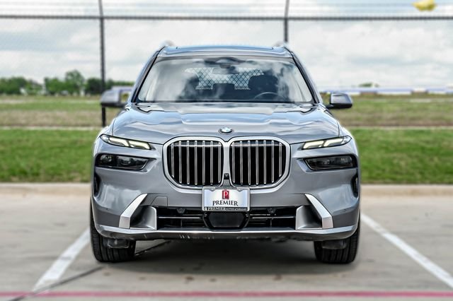 Used 2024 Gray BMW xDrive40i image 5