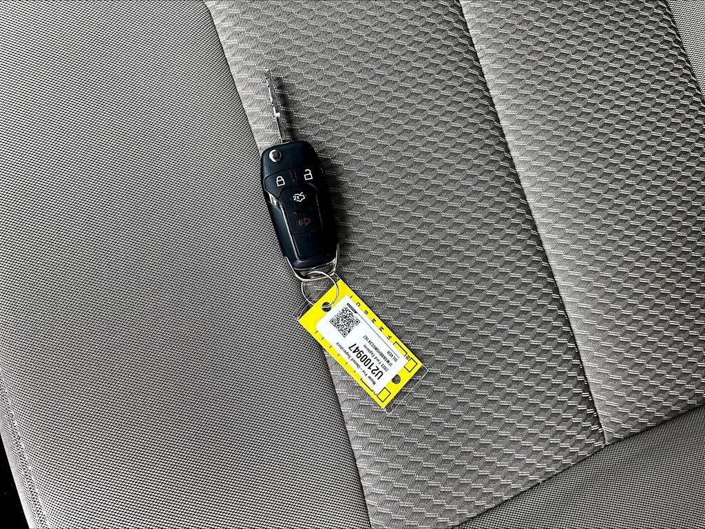 Used 2022 Silver Metallic Ford Base image 29