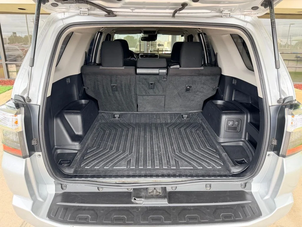 Used 2021 Silver Toyota SR5 image 31