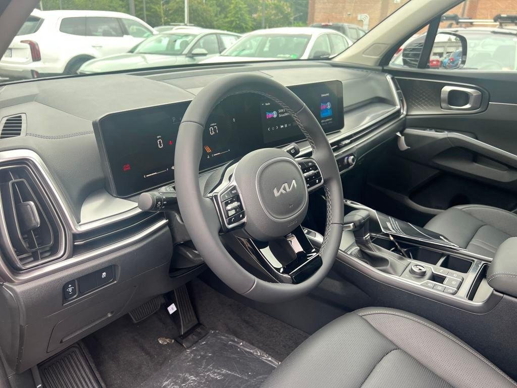 2025 Kia Sorento S - Photo 14