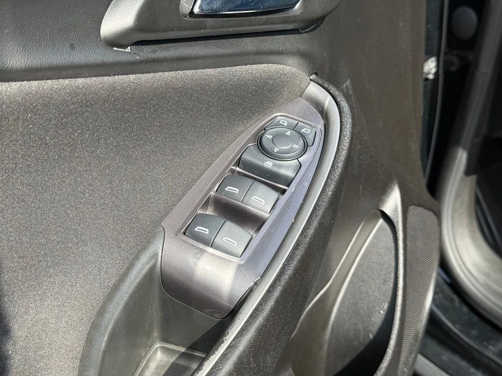 Used 2022 Black Chevrolet LS image 10