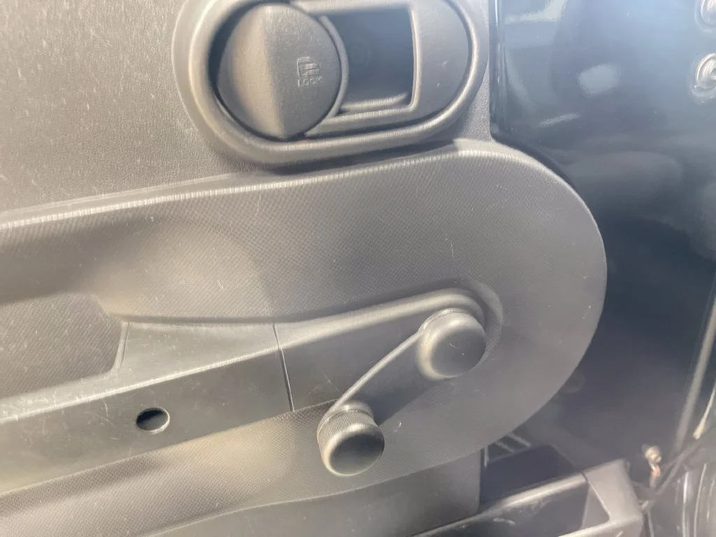 Used 2008 Black Jeep X image 16