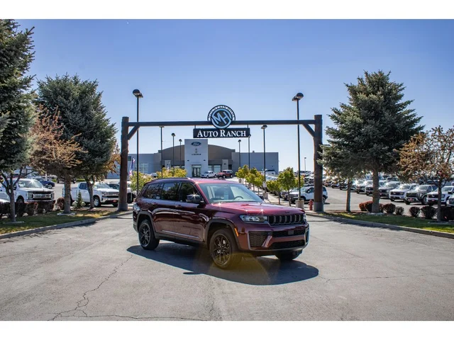 2026 Jeep Grand Cherokee L Laredo Altitude