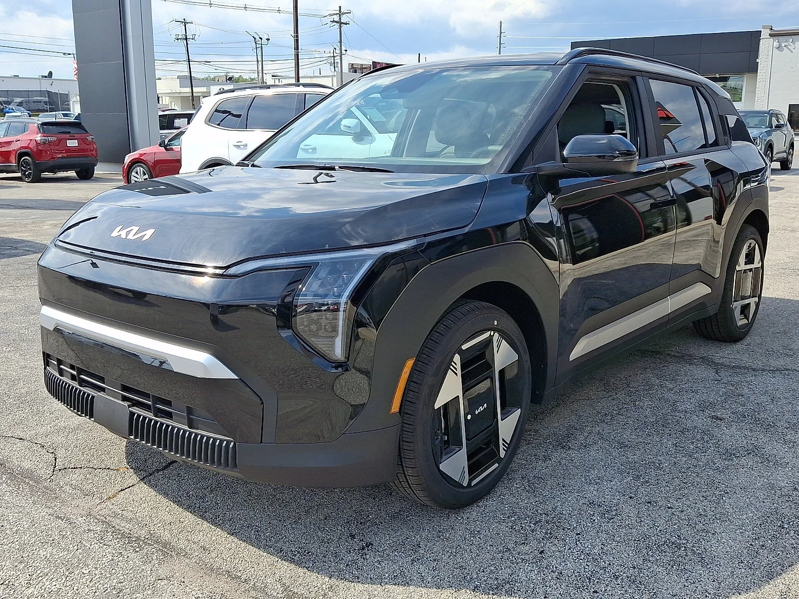 New 2027 Black Kia Wind image 4