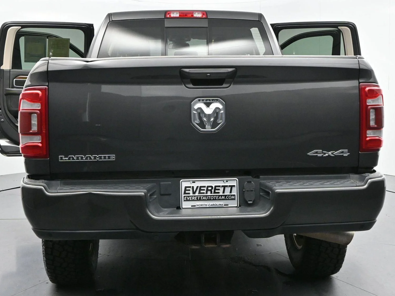 Used 2024 Granite Crystal Metallic Clearcoat Ram Laramie image 39