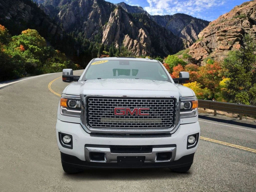 Used 2015 White GMC Denali image 6