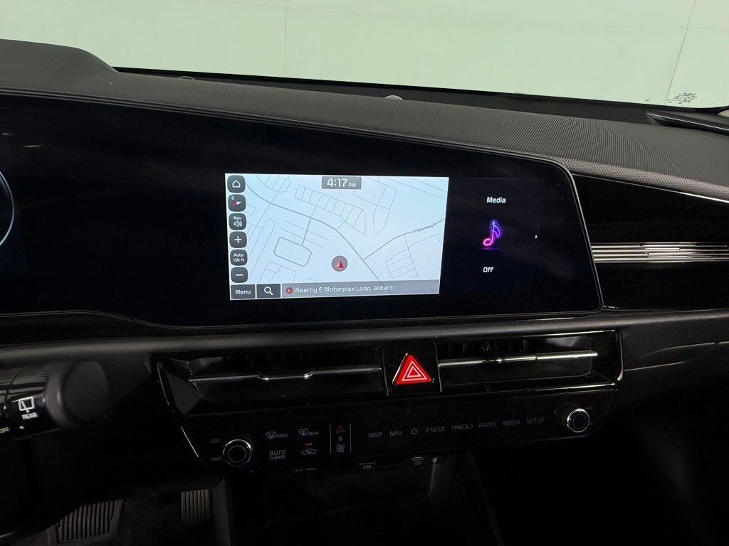 Used 2025 Gray Kia Wind image 17