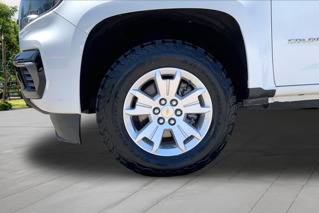 Used 2022 White Chevrolet LT image 27