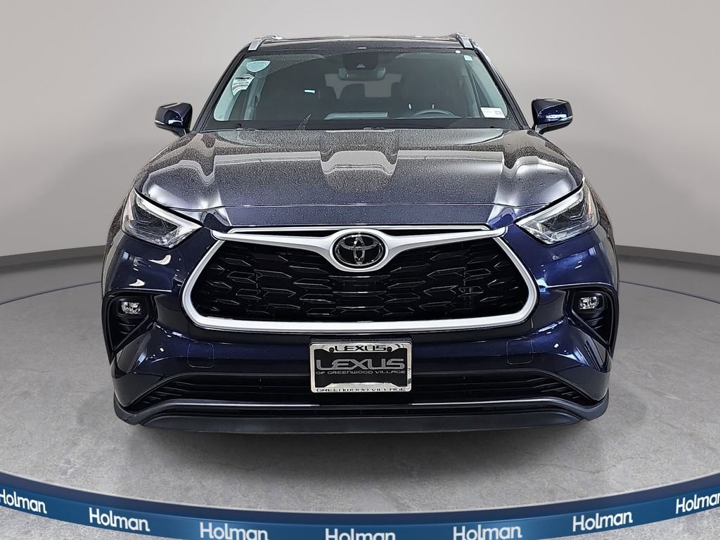 Used 2025 Blue Toyota XLE image 3