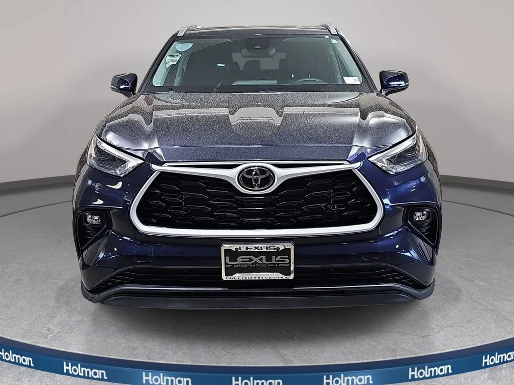 Used 2025 Blue Toyota XLE image 3