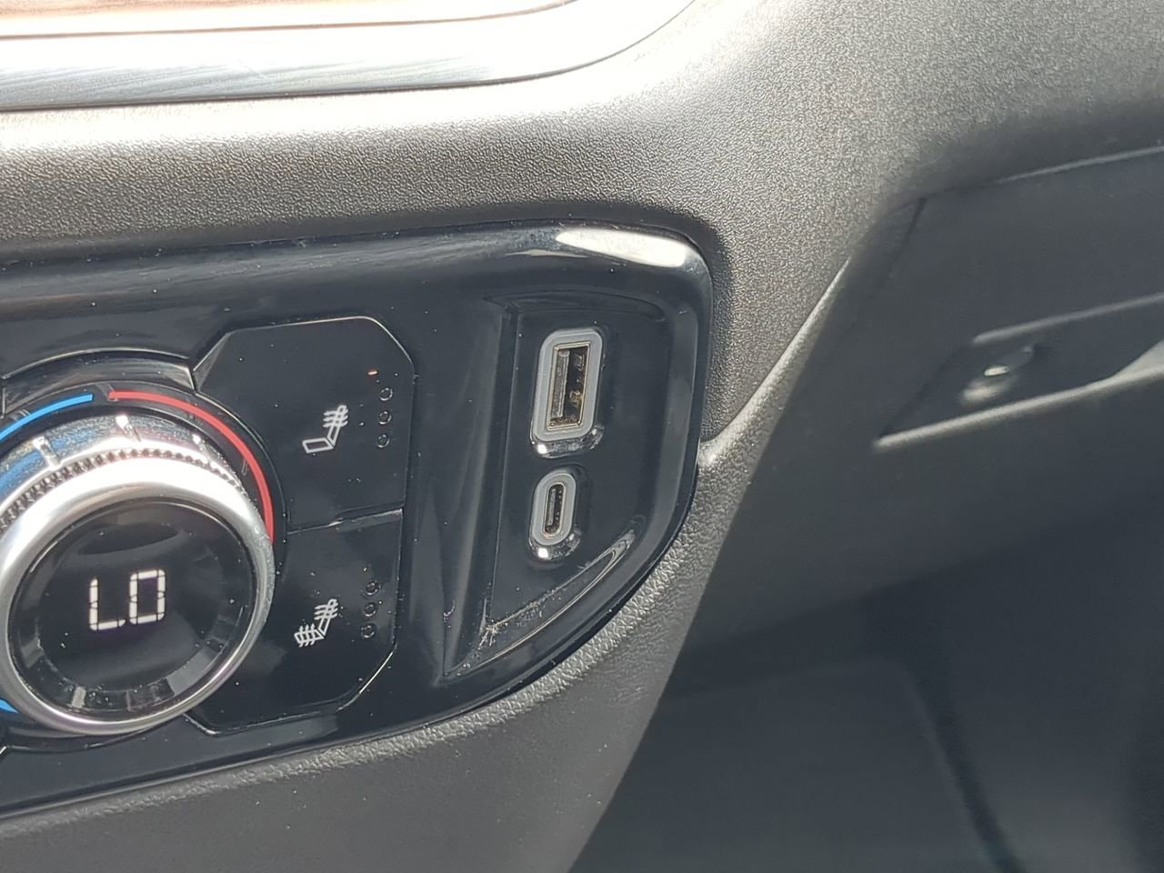 Used 2025 Sterling Metallic GMC SLT image 21