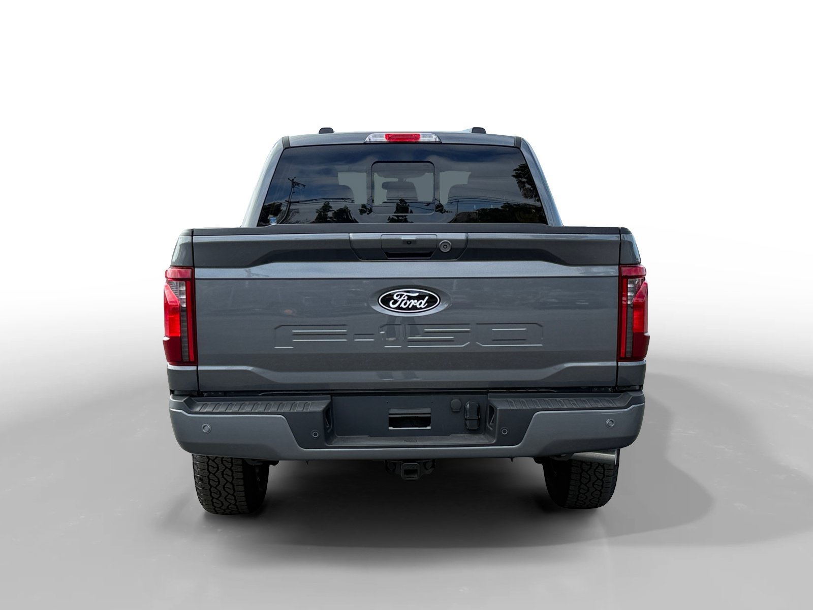 New 2026 Carbonized Gray Metallic Ford XLT image 4