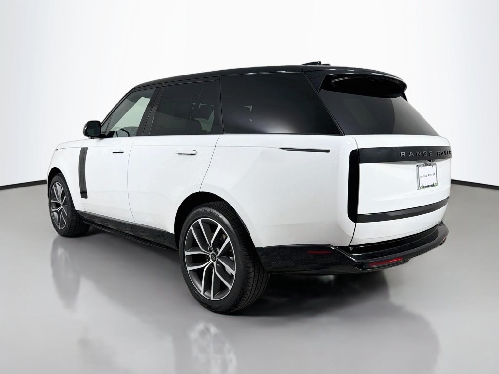 New 2027 Fuji White Land Rover SE image 7
