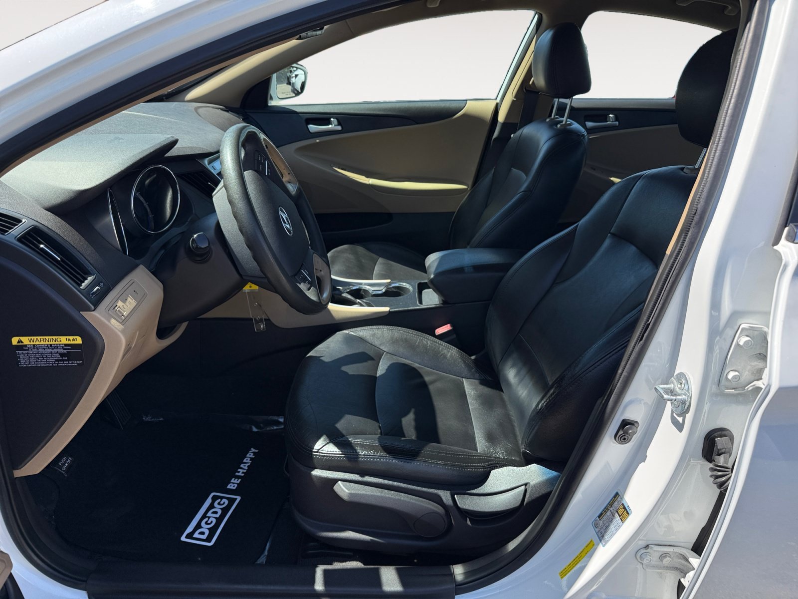 Used 2013 Shimmering White Mica Hyundai GLS image 10