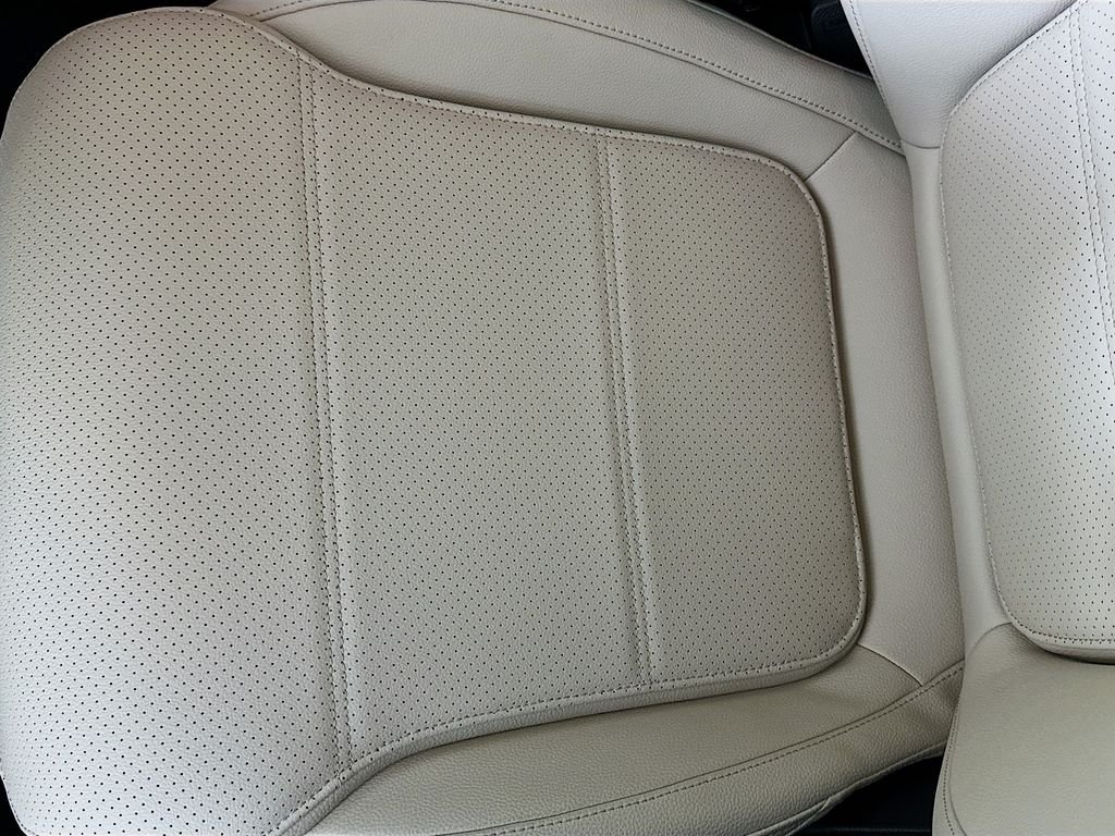Used 2026 White Mercedes-Benz GLC 300 image 20