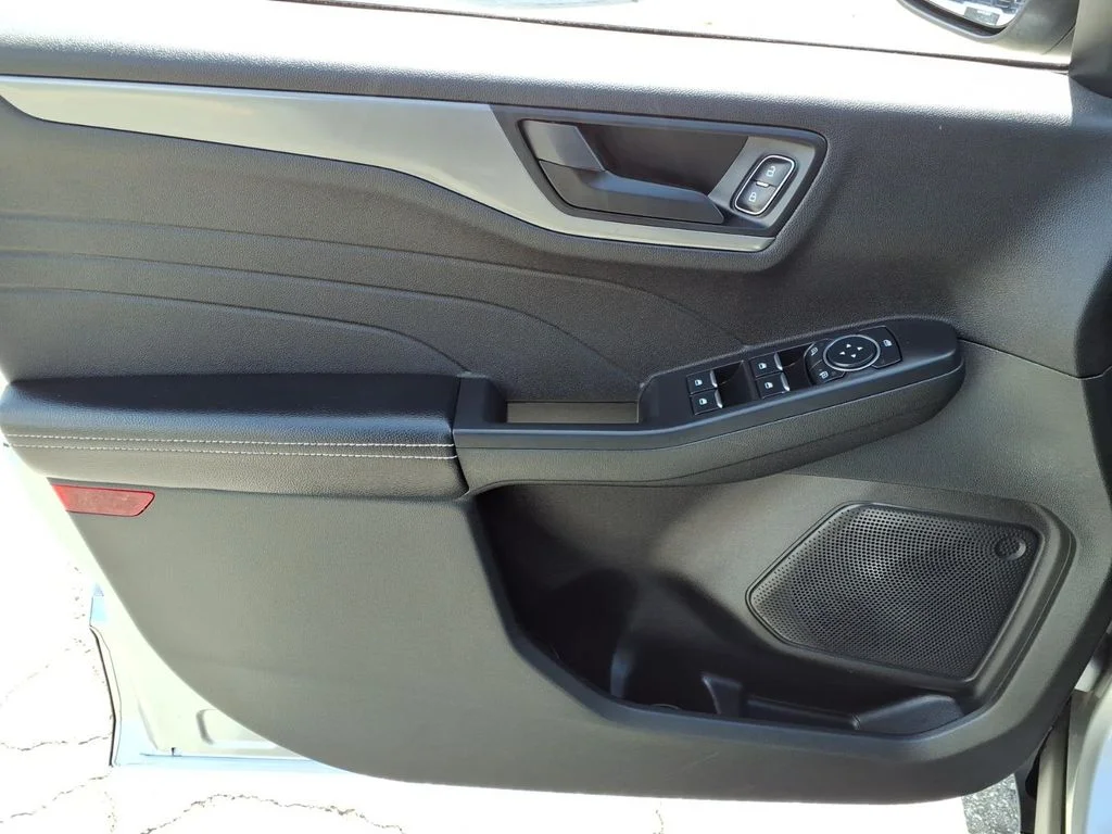 Used 2023 Silver Ford Active image 13