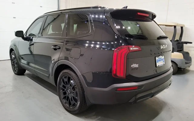 Used 2022 Black Kia SX image 4