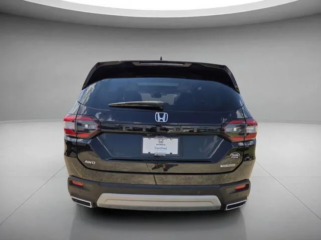 Certified Used 2024 Crystal Black Pearl Honda Touring image 4