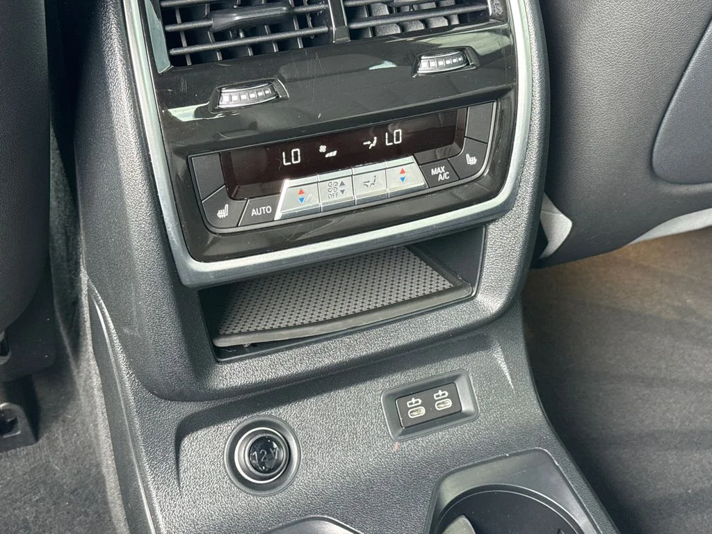 Used 2023 Gray BMW xDrive40i image 25